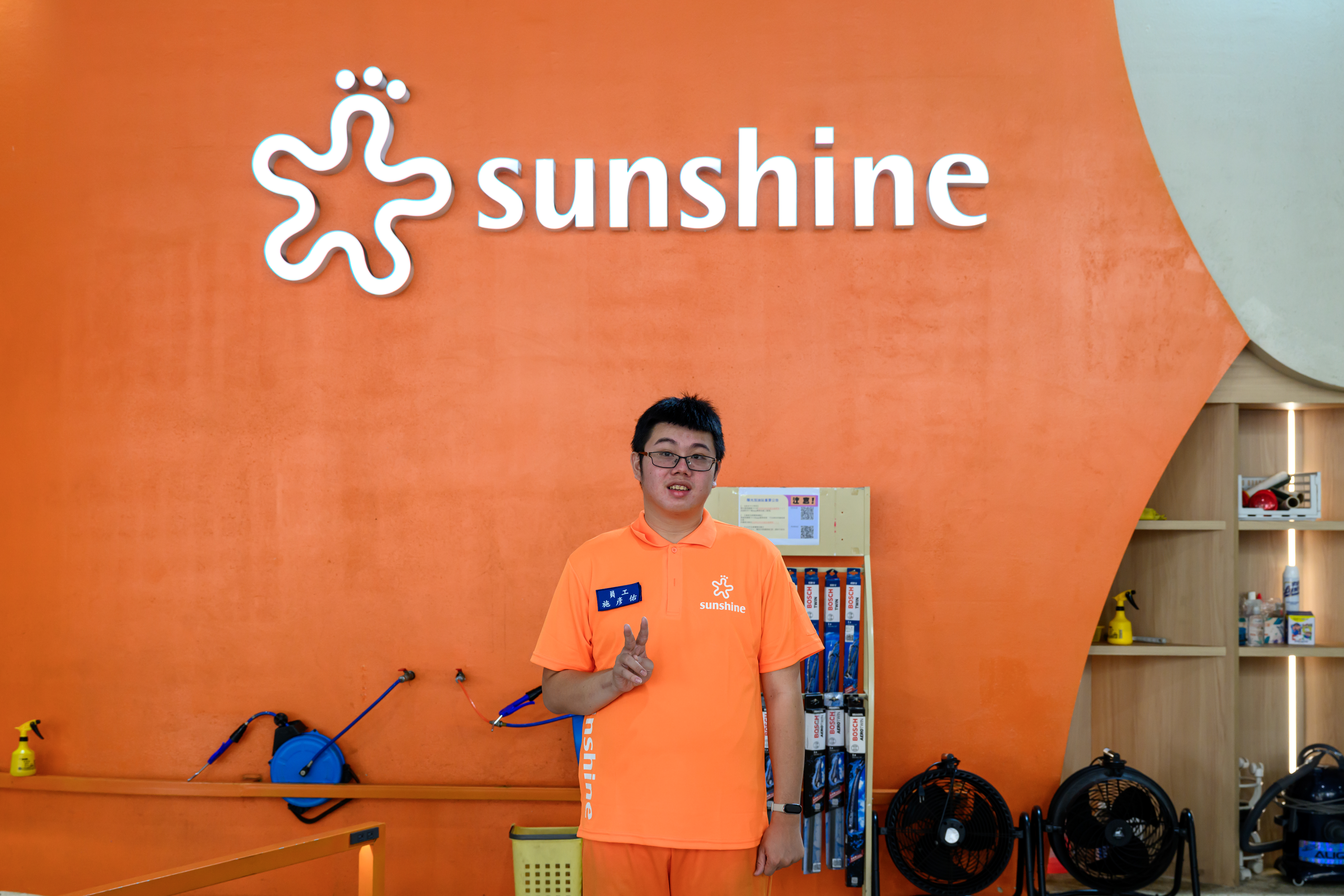 施彥佑對於員工旅遊與聚會,並邀請家人共同參與,讓他感到開心與歸屬感。